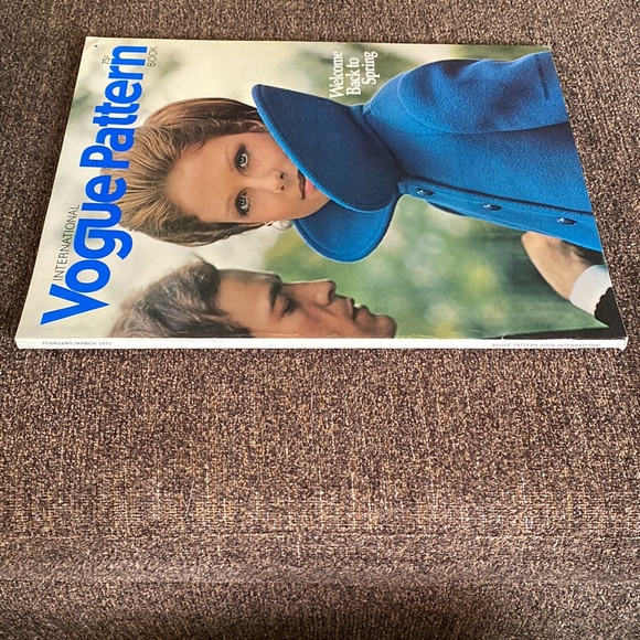 Vintage VOGUE Pattern Book International 1972 RARE - Picture 3 of 3